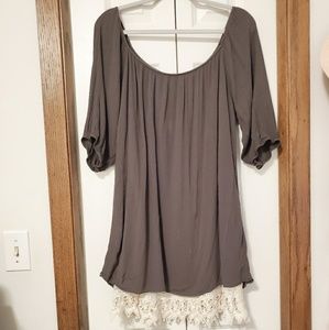 Easel olive crochet trim tunic size L